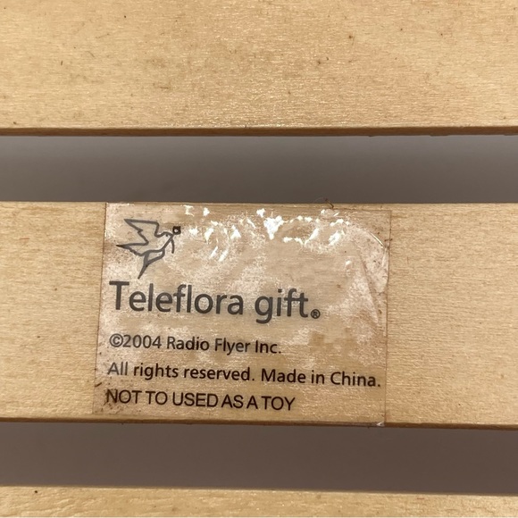 Teleflora Gift Radio Flyer 2004 - Picture 5 of 9